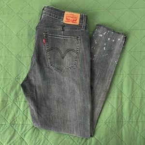 Grey Levi’s Cropped Skinny Jeans Size 31